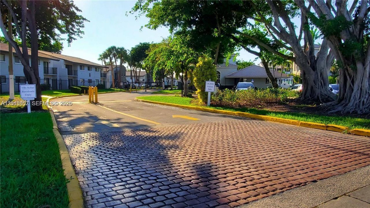 7115 NW 179th St, Unit 106, Hialeah, FL 33015 Photo