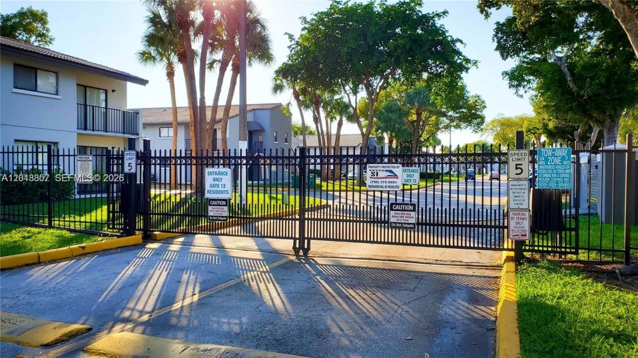 7115 NW 179th St, Unit 106, Hialeah, FL 33015 Photo