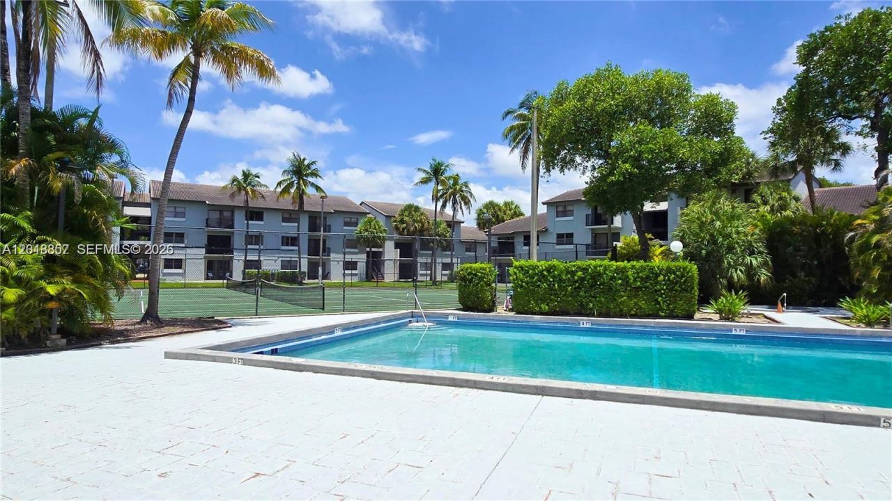 7115 NW 179th St, Unit 106, Hialeah, FL 33015 Photo