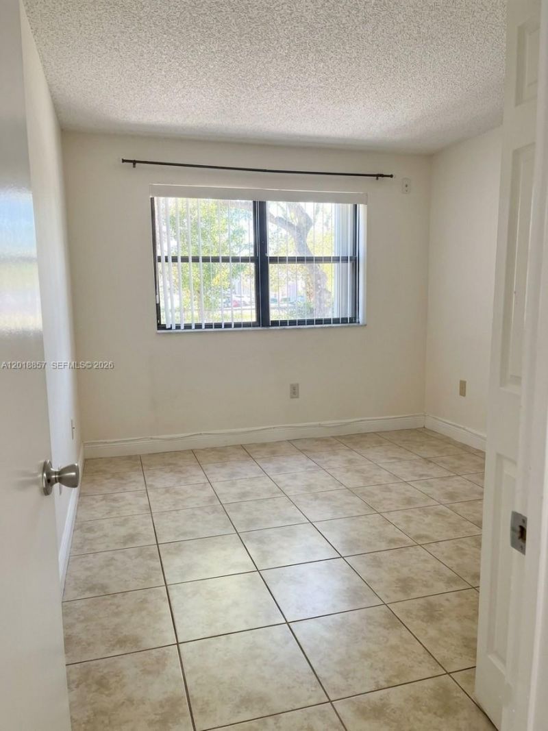 7115 NW 179th St, Unit 106, Hialeah, FL 33015 Photo