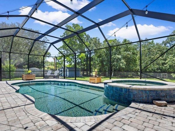 10035 Calle De Palencia, Navarre, FL 32566