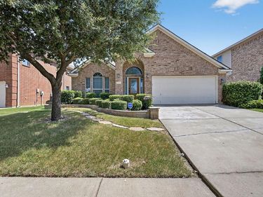4353 Mountain Crest Drive, Fort Worth, TX 76123