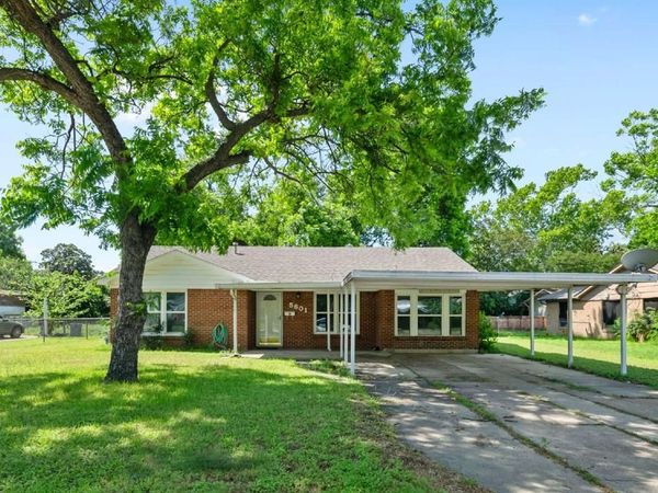 5601 N Schilder Drive, River Oaks, TX 76114
