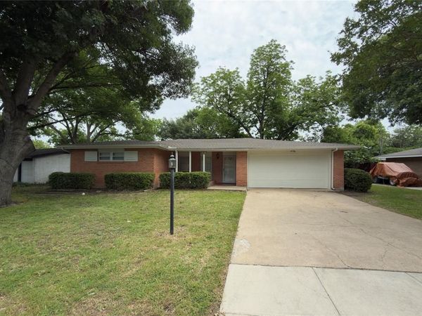 2008 Bradford Drive, Arlington, TX 76010