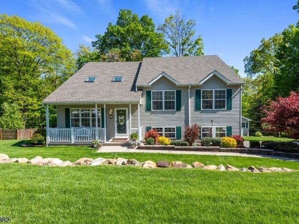 21 Towpath Ln, Stanhope, NJ 07874