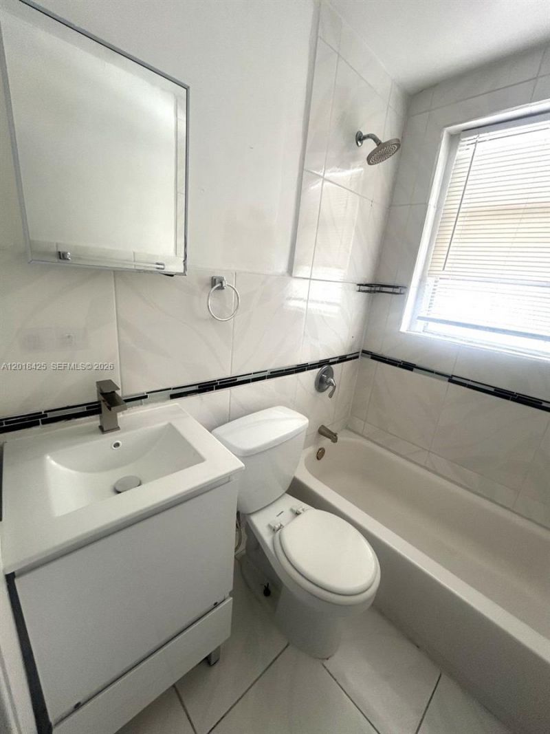 967 SW 5th St, Unit 18, Miami, FL 33130 Photo
