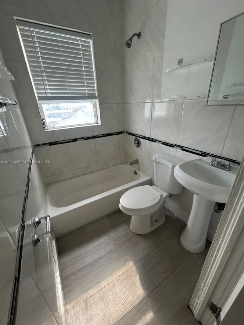 967 SW 5th St, Unit 14, Miami, FL 33130 Photo