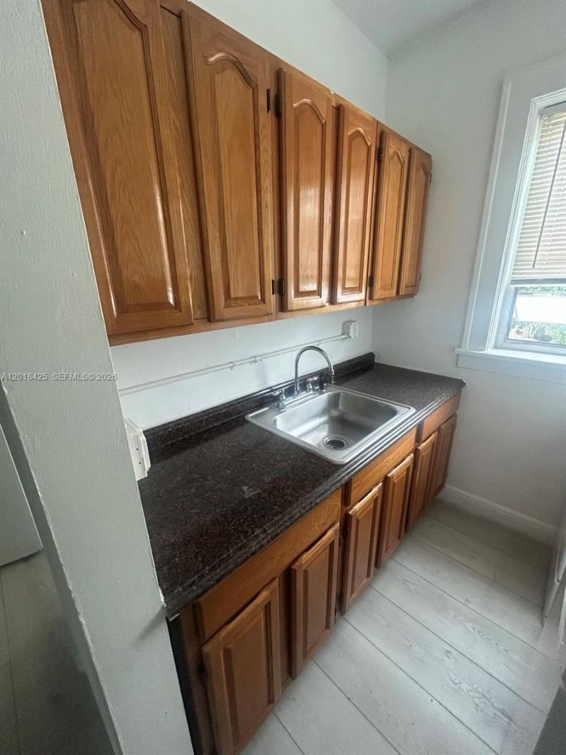 967 SW 5th St, Unit 18, Miami, FL 33130 Photo