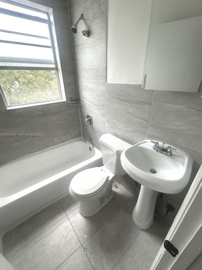 967 SW 5th St, Unit 20, Miami, FL 33130 Photo