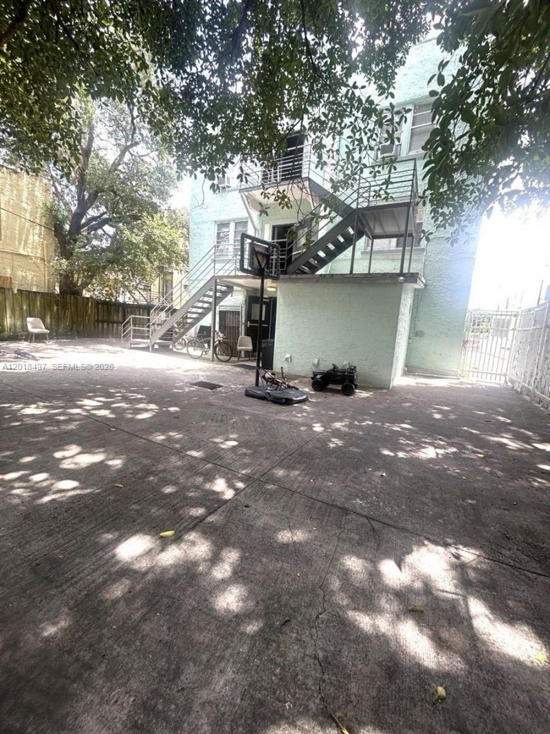967 SW 5th St, Unit 20, Miami, FL 33130 Photo