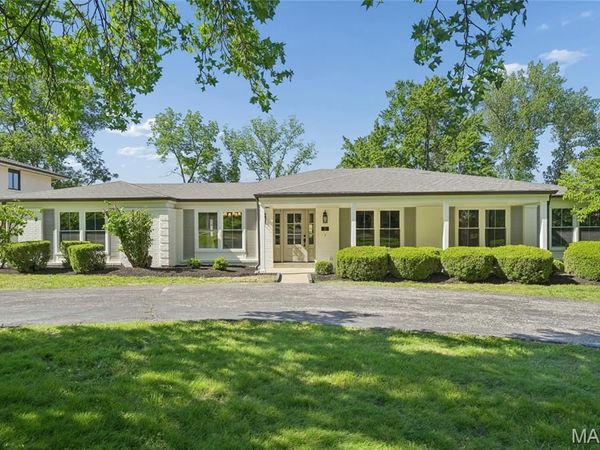 10 Spoede Woods Drive, Creve Coeur, MO 63141