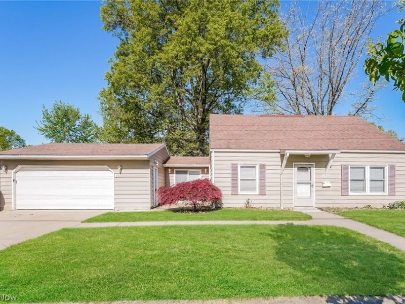 2910 Elmwood Street, Cuyahoga Falls, OH 44221 Photo 1