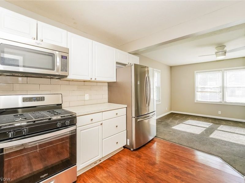 2910 Elmwood Street, Cuyahoga Falls, OH 44221 Photo 7