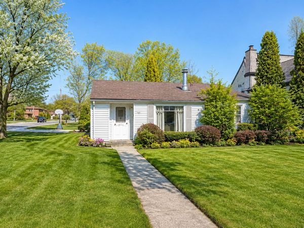 951 Hemlock Street , Deerfield, IL 60015