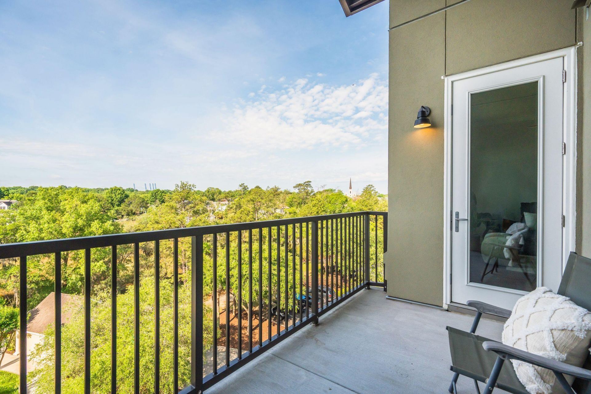 135 Pier View Street Photo 14