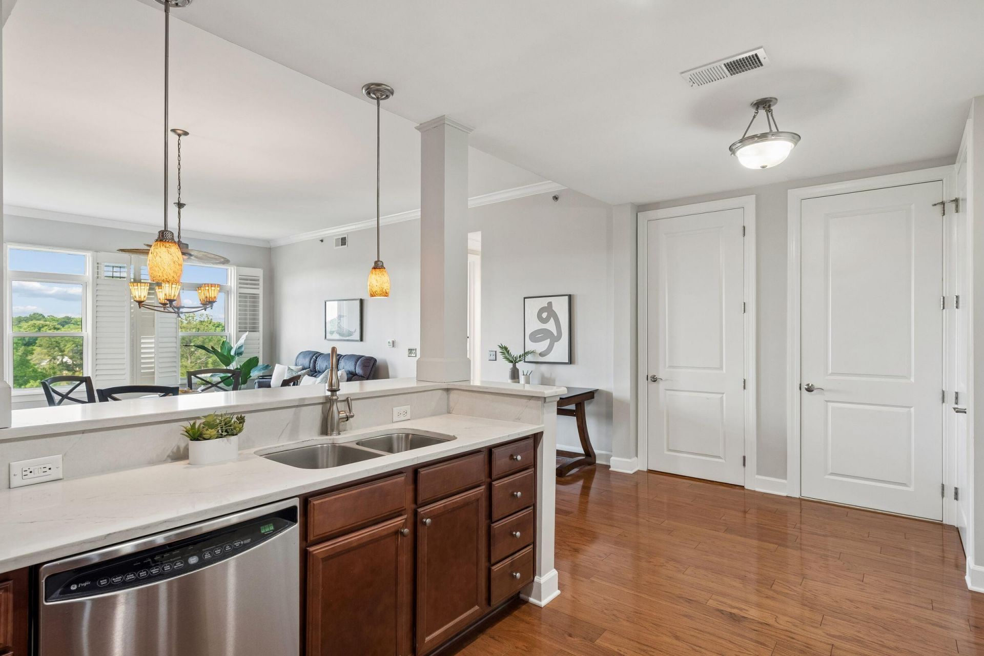 135 Pier View Street Photo 7