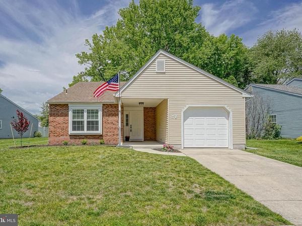 27 LAKEBRIDGE DRIVE, DEPTFORD, NJ 08096