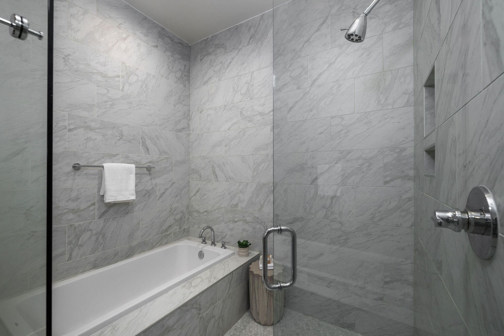 301 Longshore Street Photo 33