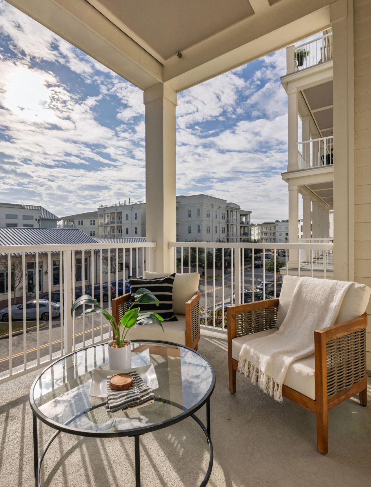 301 Longshore Street Photo 4
