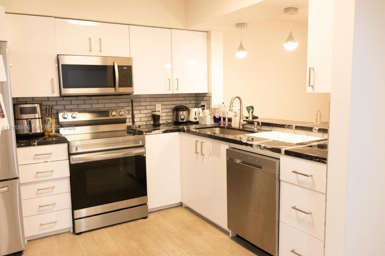 2200 S Cypress Bend Dr , Unit 204, Pompano Beach, FL 33069 Photo