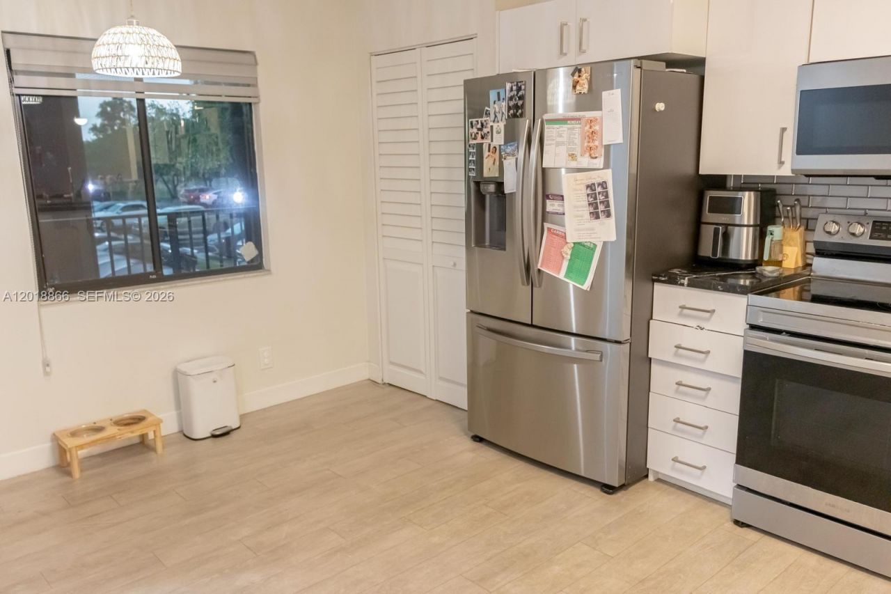 2200 S Cypress Bend Dr , Unit 204, Pompano Beach, FL 33069 Photo