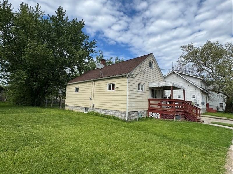 1014 W 18th Street, Lorain, OH 44052 Photo 2