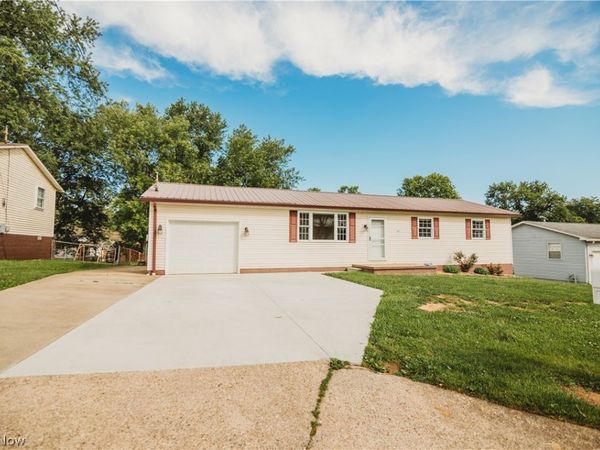 239 Locust Drive, Mineral Wells, WV 26150