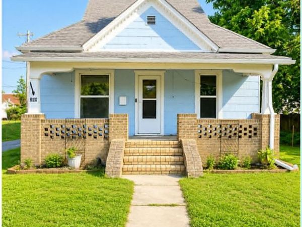 209 W 8th Street, Pittsburg, KS 66762