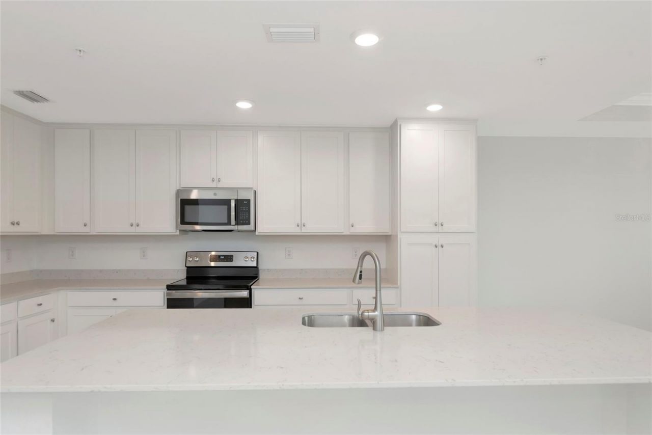 18114 Gawthrop Drive , Unit 107, Lakewood Ranch, FL 34211 Photo