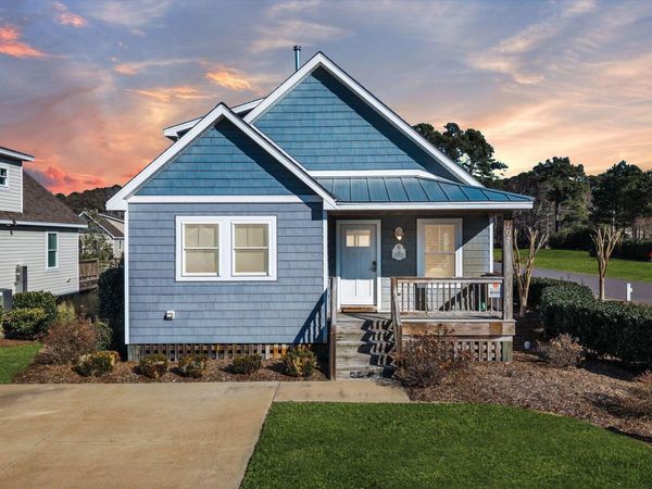 107 Masters Drive , Powells Point, NC 27966