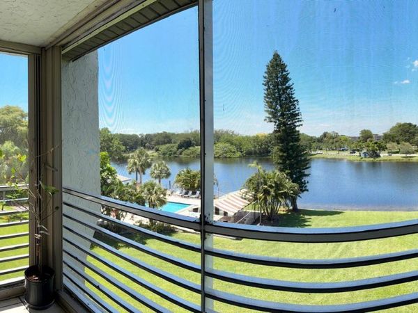 9440b Poinciana Place, Unit 404, Davie, FL 33324
