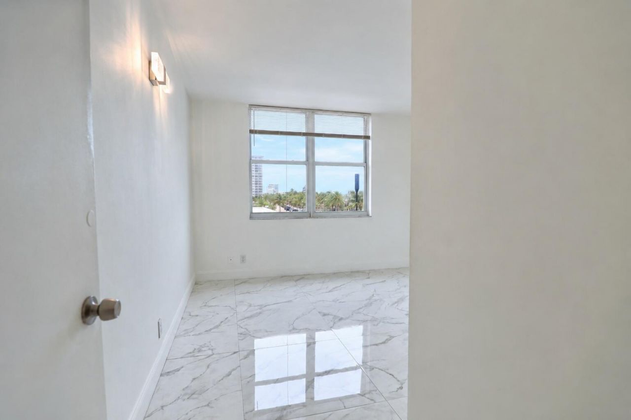 101 Briny Avenue, Unit 401, Pompano Beach, FL 33062 Photo