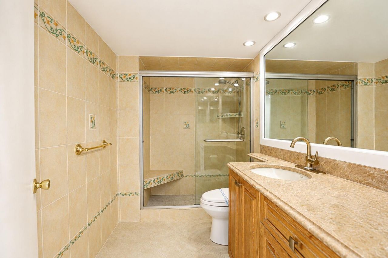 101 Briny Avenue, Unit 401, Pompano Beach, FL 33062 Photo