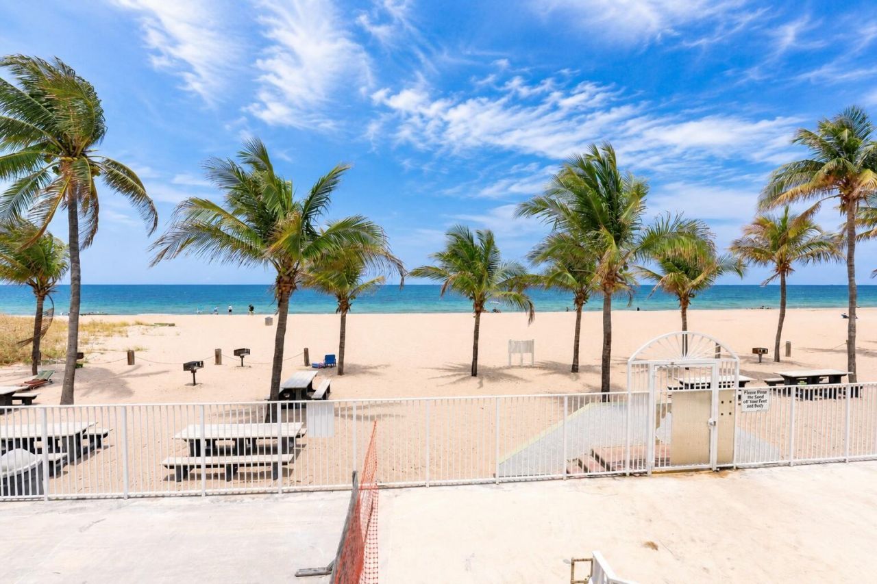 101 Briny Avenue, Unit 401, Pompano Beach, FL 33062 Photo