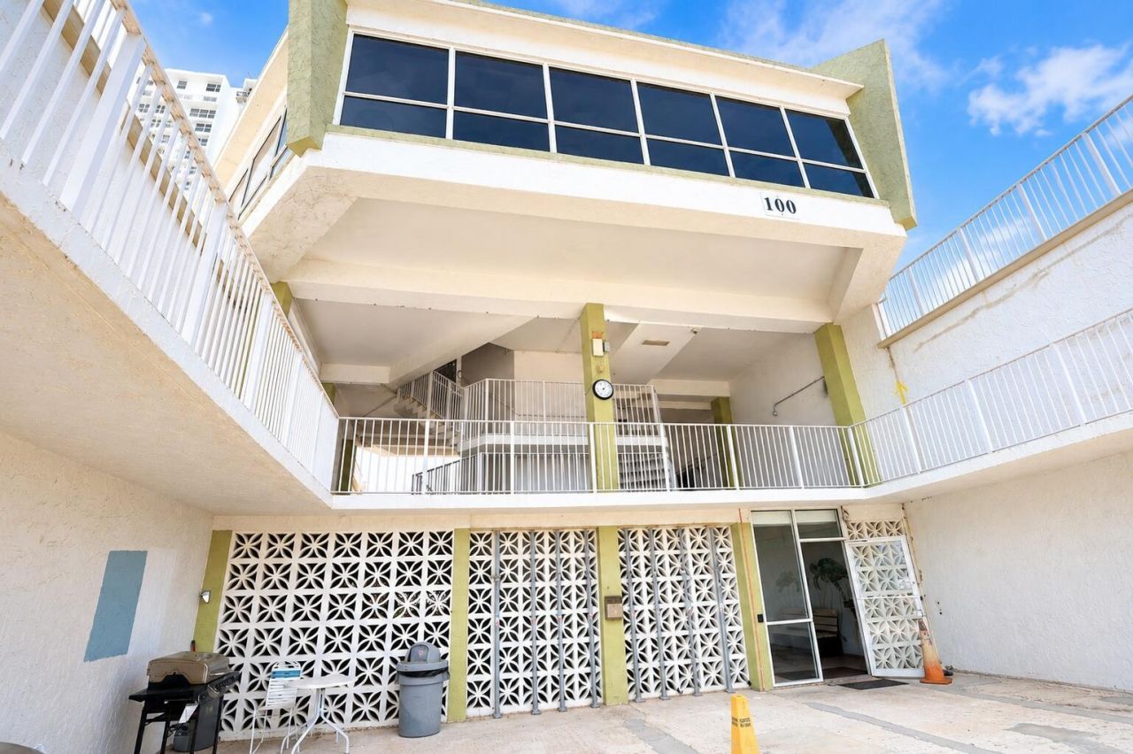 101 Briny Avenue, Unit 401, Pompano Beach, FL 33062 Photo