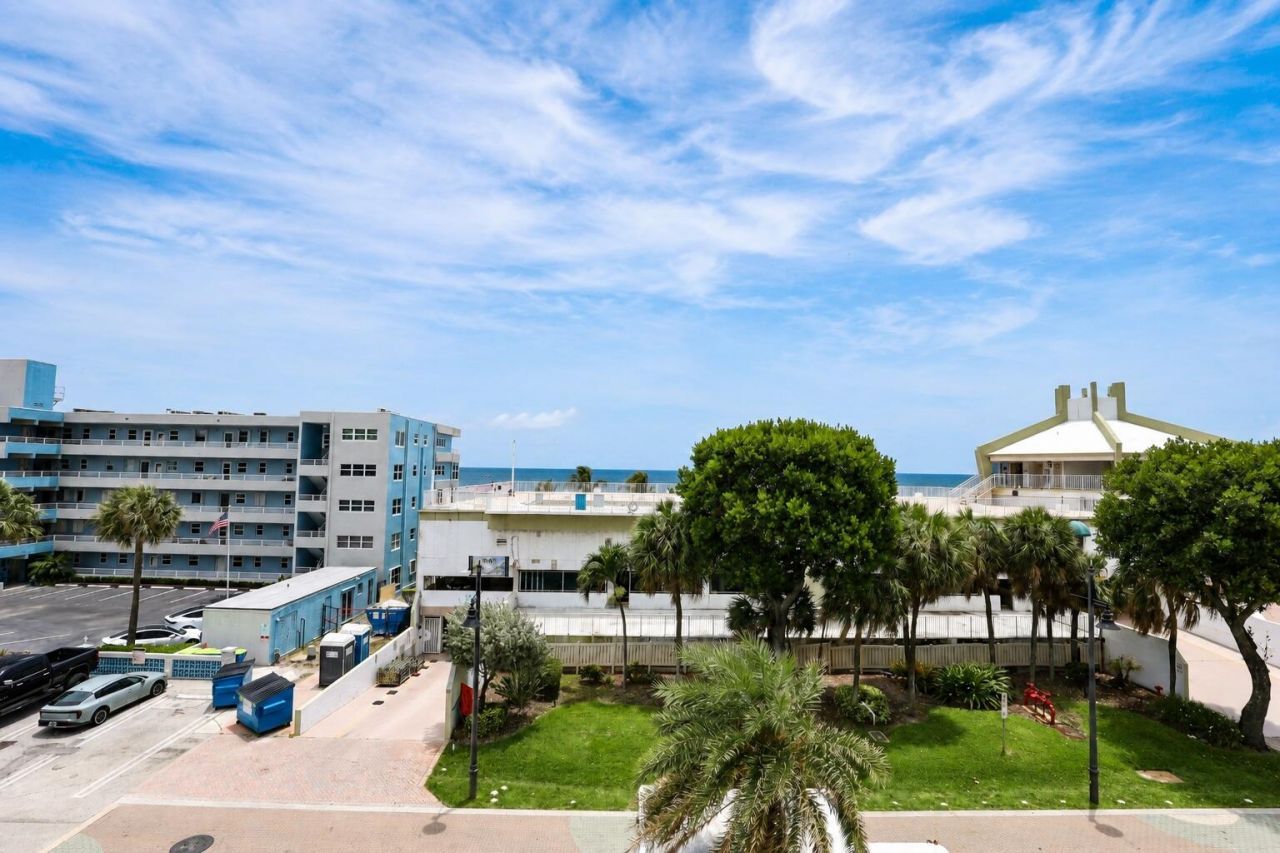101 Briny Avenue, Unit 401, Pompano Beach, FL 33062 Photo