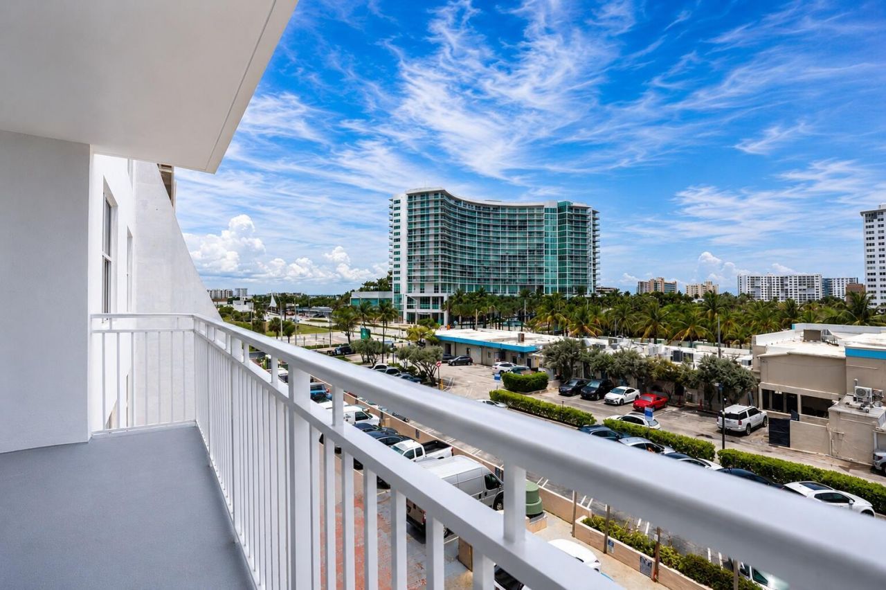 101 Briny Avenue, Unit 401, Pompano Beach, FL 33062 Photo