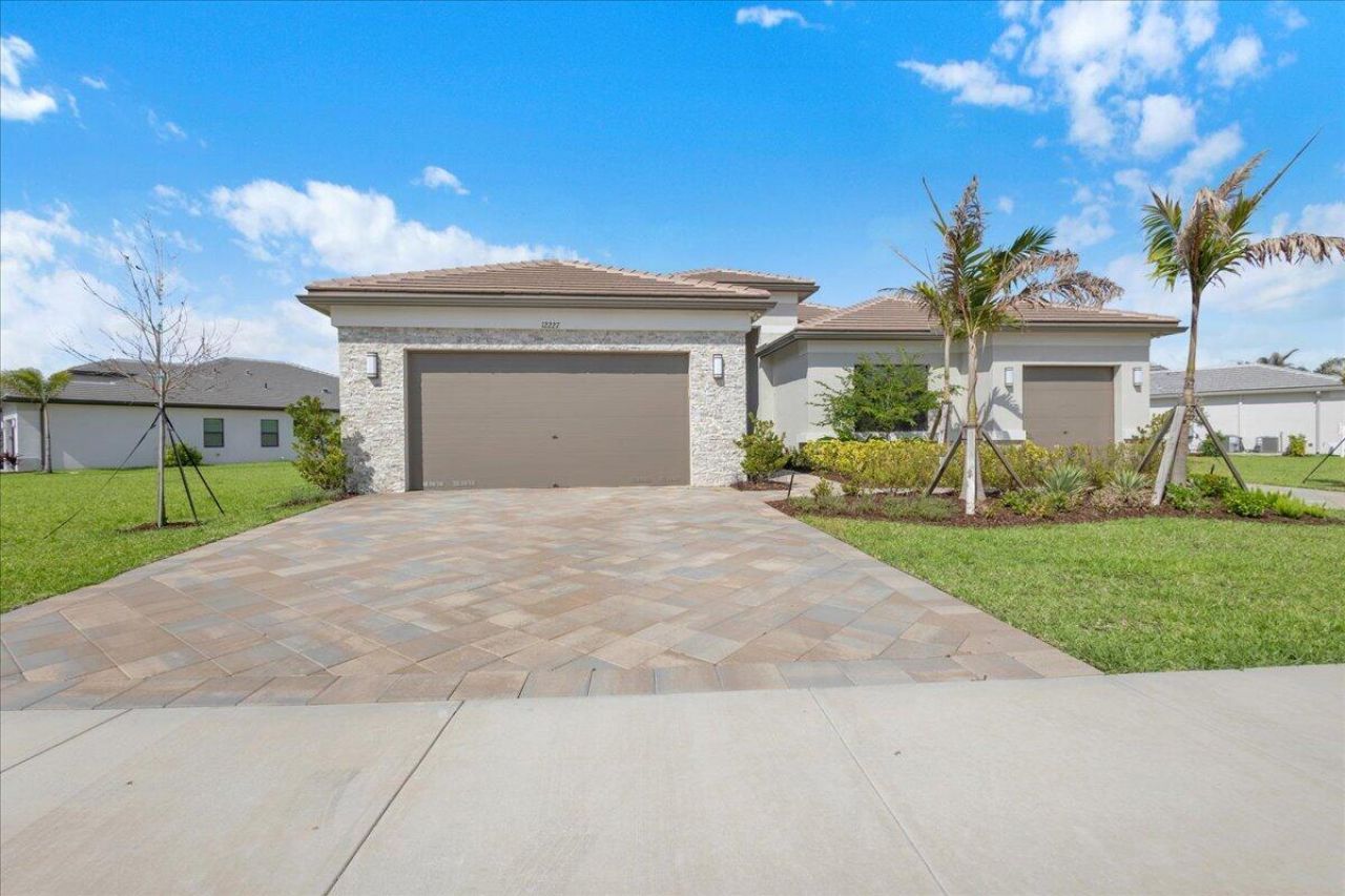 12227 SW Twin Springs Drive, Port Saint Lucie, FL 34987 Photo