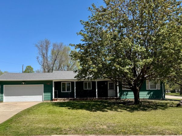 610 W Elizabeth Street , Edgerton, MN 56128
