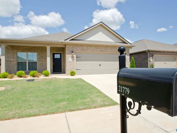 21779 Natures Cove Drive, Athens, AL 35613