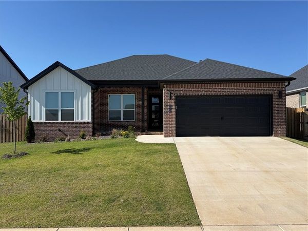 1808 Edwards Street , Pea Ridge, AR 72751