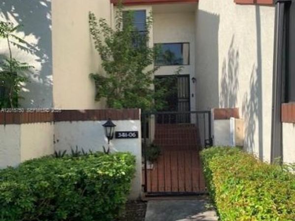 341 Ives Dairy Rd , Unit 341-06, Miami, FL 33179