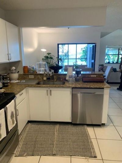 341 Ives Dairy Rd , Unit 341-06, Miami, FL 33179 Photo