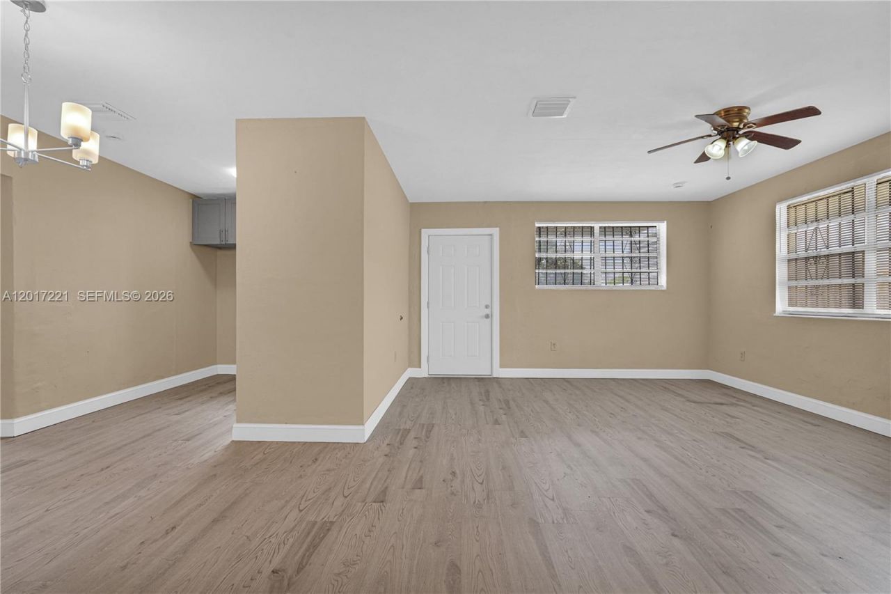 1375 NW 77th St , Miami, FL 33147 Photo