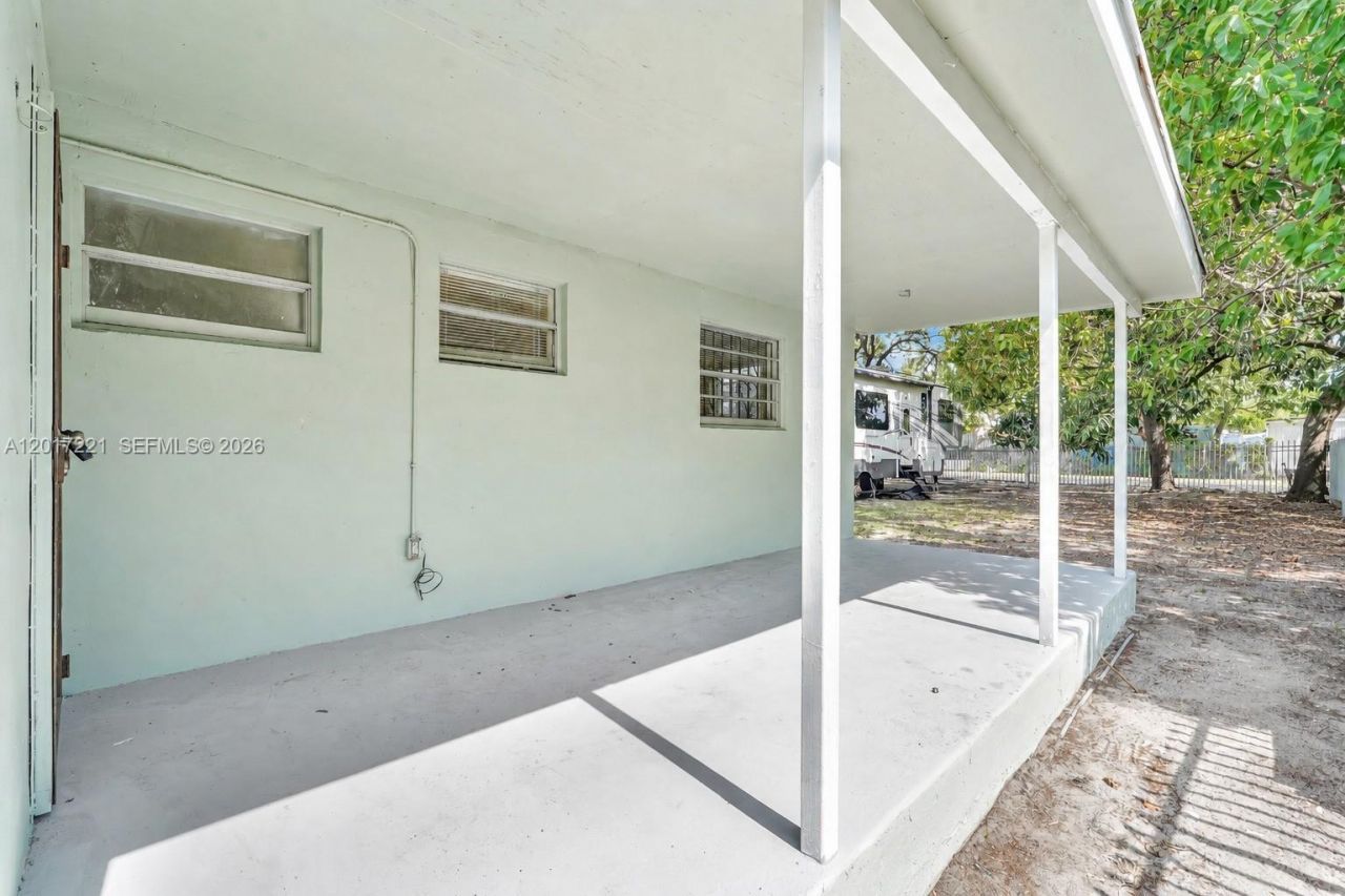 1375 NW 77th St , Miami, FL 33147 Photo