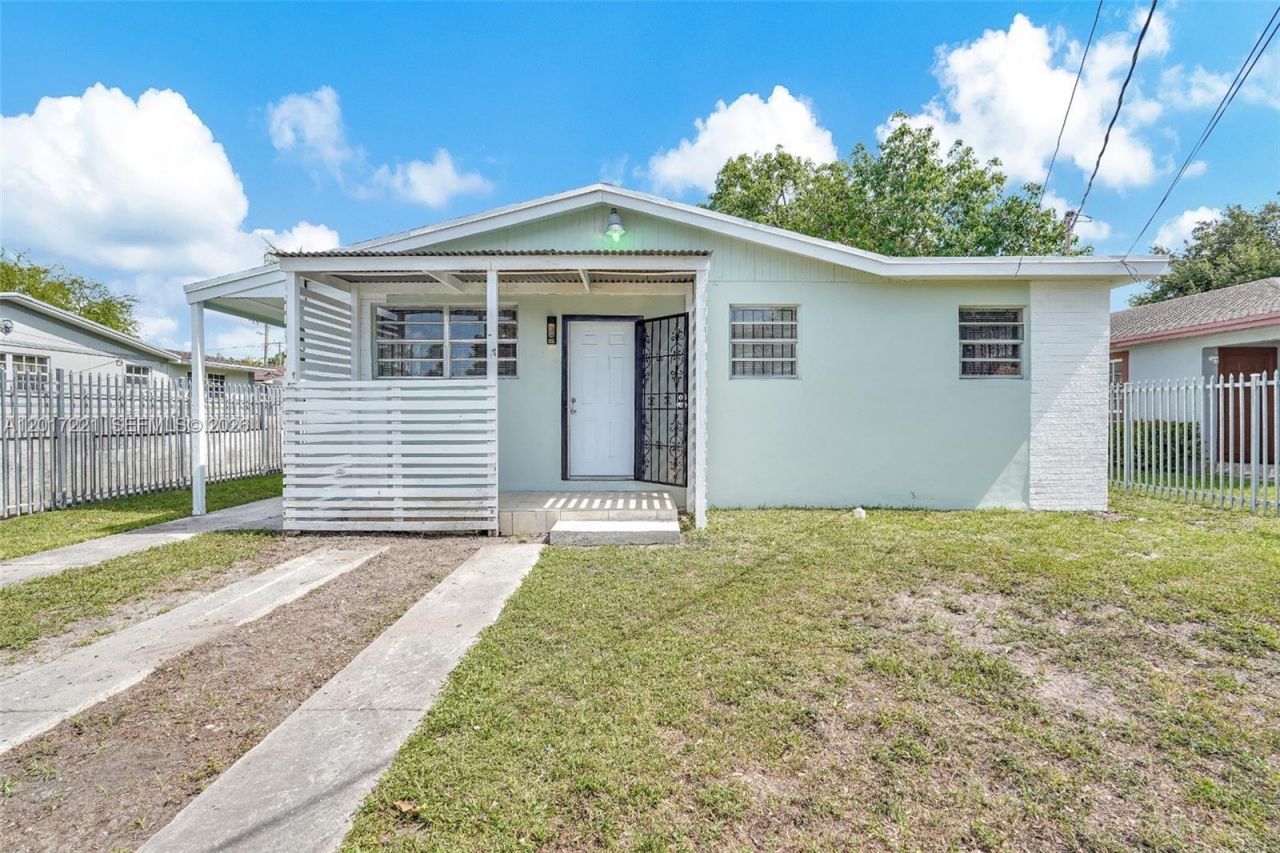 1375 NW 77th St , Miami, FL 33147 Photo