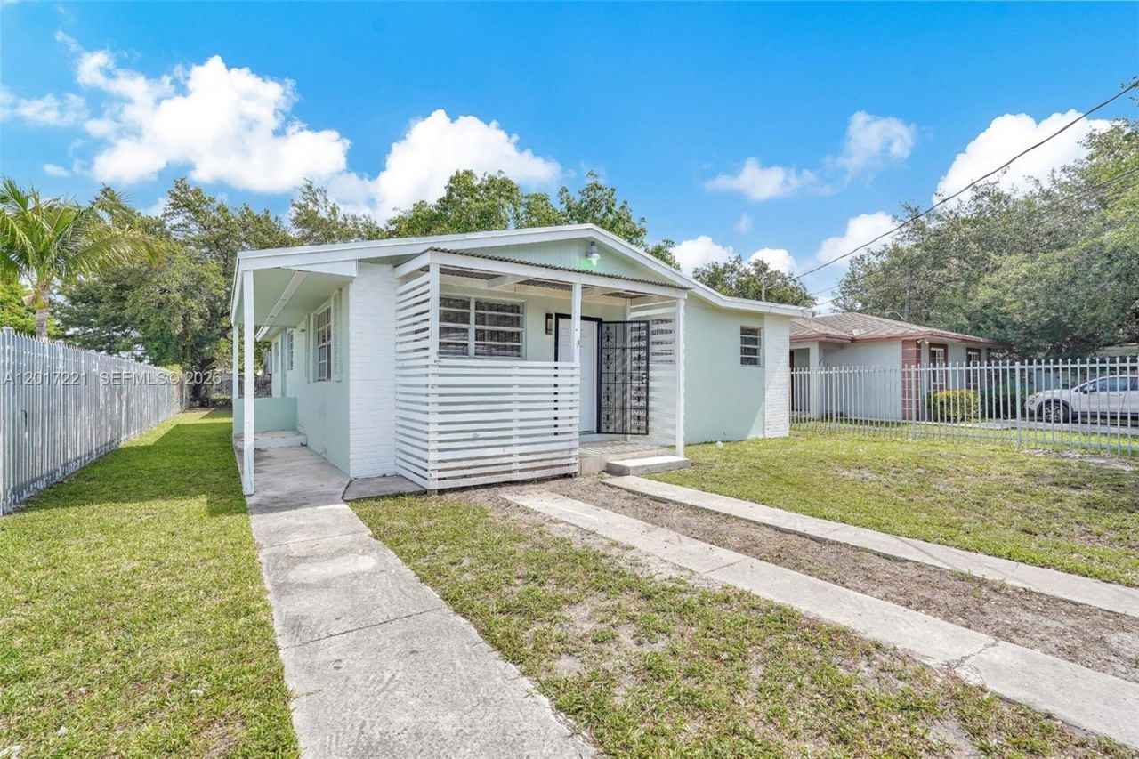 1375 NW 77th St , Miami, FL 33147 Photo