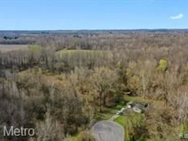 000 Springdale Court , Hartford, MI 49057