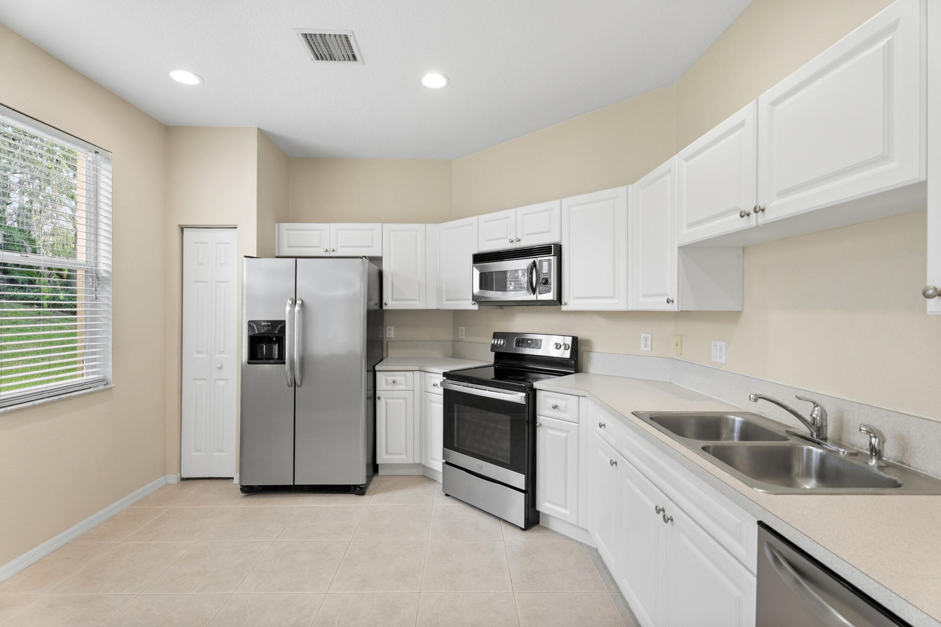 854 SW Rocky Bayou Terrace, Port Saint Lucie, FL 34986 Photo