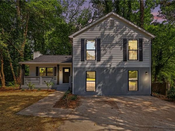 1027 Mainstreet Lake Drive , Stone Mountain, GA 30088